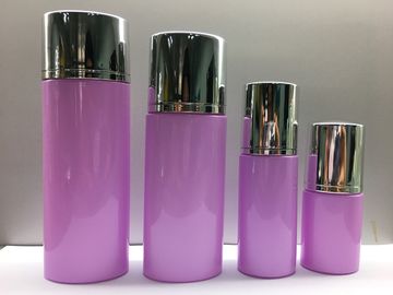 リサイクルされたガラス ポンプは化粧品の容器のガラス化粧品の包装のローションのびんをびん詰めにします