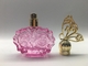 30ml 50mlのガラス香水瓶ローズは蝶帽子とのピンク色を形づける