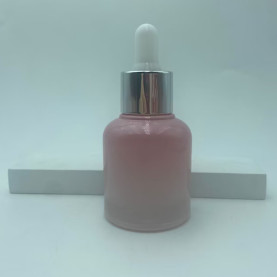 2025年 再利用可能なピンクガラス瓶 オイル用ドロッパーボトル シルバーカラー 高級卸売 30ml