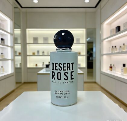 ミニマリストスタイルの直筒型50mlの香水ボトル